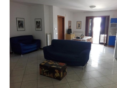 Affitto Appartamento Vacanze a Alba Adriatica, Via G. la Pira 15