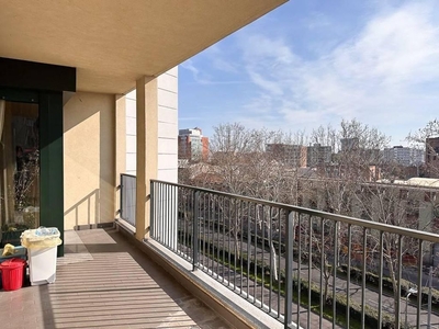 Prestigioso appartamento di 130 m² in vendita Milano, Lombardia