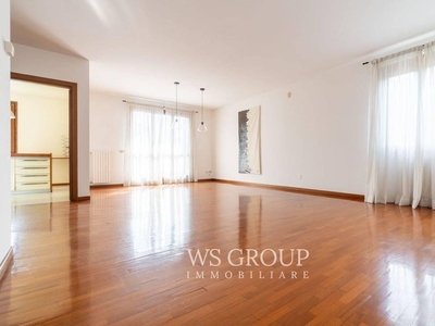 Prestigioso appartamento di 180 m² in vendita Via della Birona, 71, Monza, Monza e Brianza, Lombardia