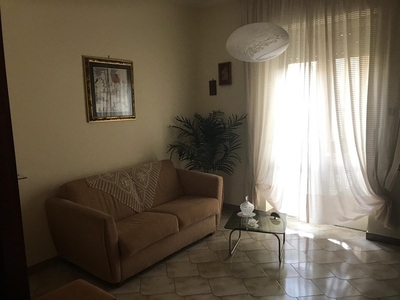 Appartamento in Affitto a Avellino, zona via colombo, 480€, 100 m²