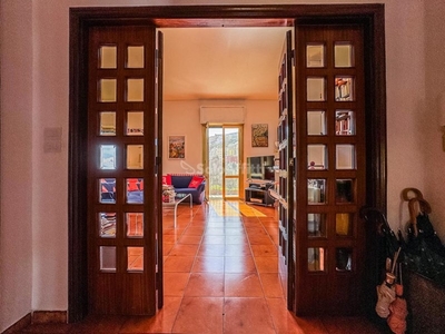 Appartamento in Affitto a Napoli, zona Arenella, 1'350€, 133 m², arredato