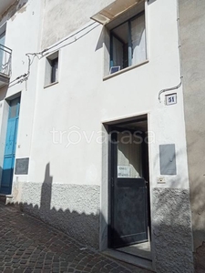 Appartamento in in vendita da privato a Oppido Lucano via Umberto, 51