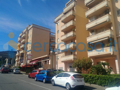 Appartamento in ottime condizioni, in vendita in Viale Giostra, Messina