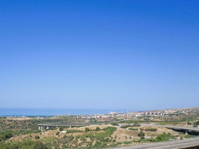 Appartamento in Vendita a Agrigento, 75'000€, 135 m²