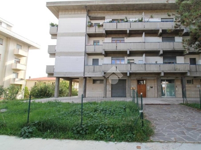 Appartamento in vendita a Bellante via Guido Rossa, 59