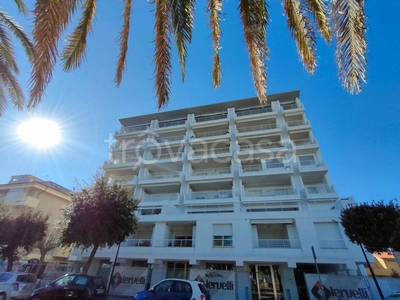 Appartamento in vendita a Giulianova lungomare Zara, 47