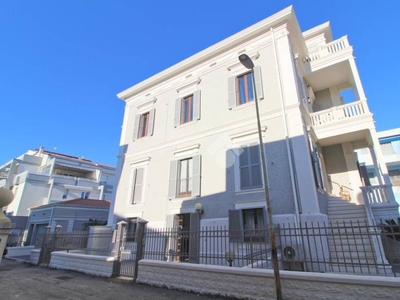 Appartamento in vendita a Giulianova via Grado, 21