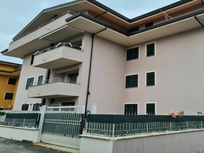 Appartamento in vendita a Gizzeria via Amalfi , Gizzeria cz, Italia