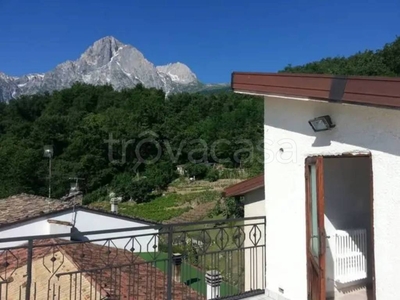 Appartamento in vendita a Isola del Gran Sasso d'Italia via Prato Grande