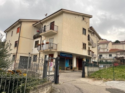 Appartamento in vendita a Marsicovetere via Francesco Lapetina