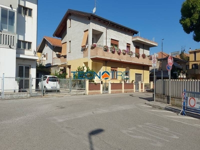 Appartamento in vendita a Martinsicuro via Patini, 10