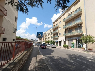 Appartamento in vendita a Matera via Lucana, 285