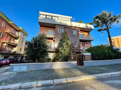 Appartamento in vendita a Matera via Lupo Protospata, 78