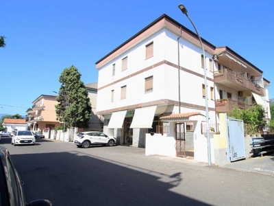 Appartamento in vendita a Montepaone via Alcide De Gasperi, 19
