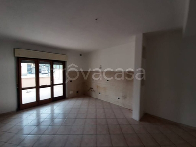 Appartamento in vendita a Morro d'Oro strada Statale della Valle del Vomano