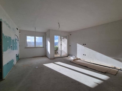 Appartamento in vendita a Morro d'Oro via ss150, 3