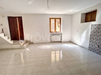 Appartamento in vendita a Muro Lucano via Forno Di Lino, snc