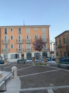 Appartamento in vendita a Nereto piazza Camillo Benso di Cavour