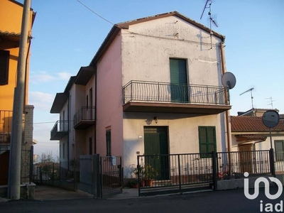 Appartamento in vendita a Notaresco via Villa Scapoli, 32