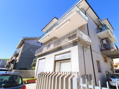 Appartamento in vendita a Pineto via Antonelli, 34
