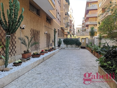 Appartamento in Vendita a Roma, 650'000€, 160 m²