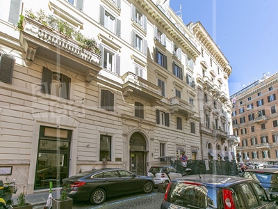 Appartamento in Vendita a Roma, zona Centro Storico, 520'000€, 108 m²