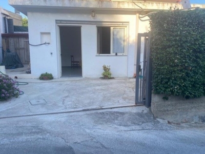 Appartamento in vendita a Sellia Marina via Pinelli