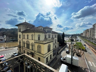 Appartamento in Vendita a Torino, 680'000€, 250 m²