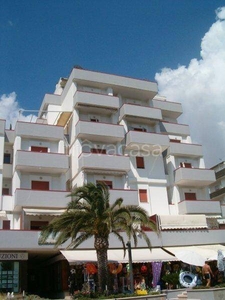 Appartamento in vendita ad Alba Adriatica lungomare Guglielmo Marconi, 156