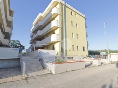 Appartamento in vendita ad Alba Adriatica via Baracca, 39