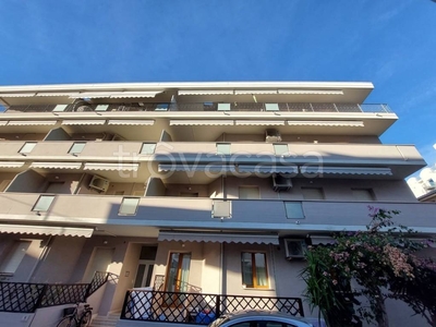 Appartamento in vendita ad Alba Adriatica via Calabria, 6