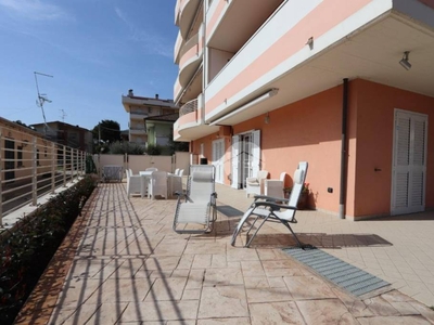 Appartamento in vendita ad Alba Adriatica via Malta, 1