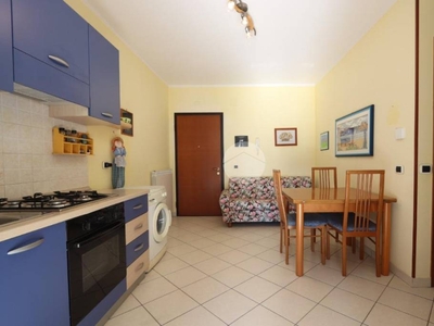 Appartamento in vendita ad Alba Adriatica via Renato Capanna, 7