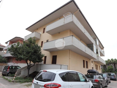 Appartamento in vendita ad Alba Adriatica via volturno, 2