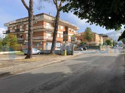Appartamento Trilocale in vendita in Via Piave, Roccasecca