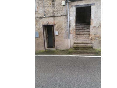 Palazzo/Stabile in vendita a Magliano Sabina, Frazione Berardelli, Via Berardelli 9