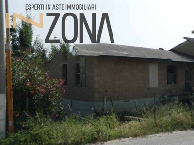 Casa Indipendente all'asta a Bellante via Tagliamento, 2