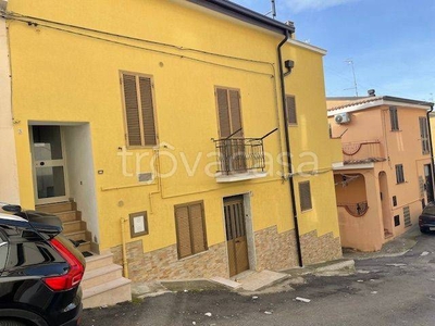Casa Indipendente in in vendita da privato a Grassano via Venezia, 4