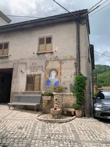 Casa Indipendente in in vendita da privato a Isola del Gran Sasso d'Italia frazione Fano a Corno, 128