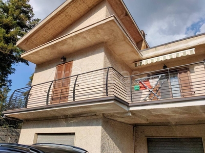 Casa Indipendente in in vendita da privato a Isola del Gran Sasso d'Italia via San Gabriele, 92