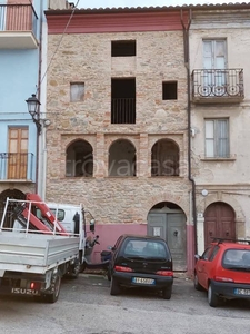 Casa Indipendente in in vendita da privato a Montorio al Vomano via Giuseppe Urbani