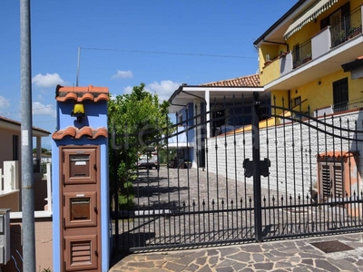 Casa Indipendente in in vendita da privato a Morro d'Oro via Palermo, 31