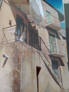 Casa Indipendente in in vendita da privato a Serrastretta rione Santa Maria, 21