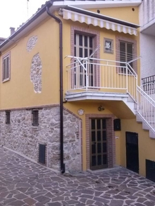 Casa Indipendente in vendita a Castelli sp39c