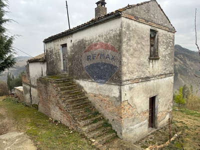 Casa Indipendente in vendita a Castilenti contrada Scolanne, 1