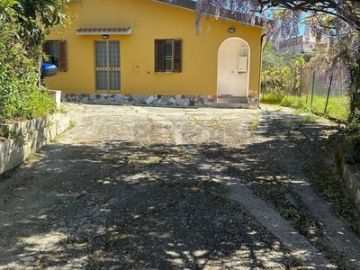 Casa Indipendente in vendita a Catanzaro via Fausto Gullo, 7