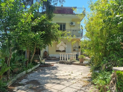 Casa Indipendente in vendita a Catanzaro via Gianvincenzo Gravina, 29