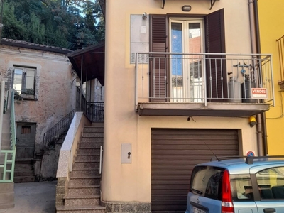 Casa Indipendente in vendita a Chiaravalle Centrale via ciccatorello 2