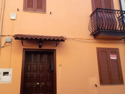 Casa Indipendente in vendita a Chiaravalle Centrale via Francesco Spasari 35