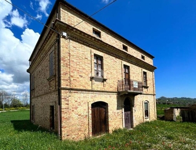 Casa Indipendente in vendita a Controguerra via sp2